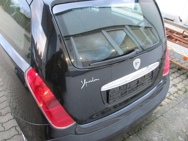 Gebraucht Lancia Ypsilon 80 PS (58 kW) 2006 Schwarz Kleinwagen