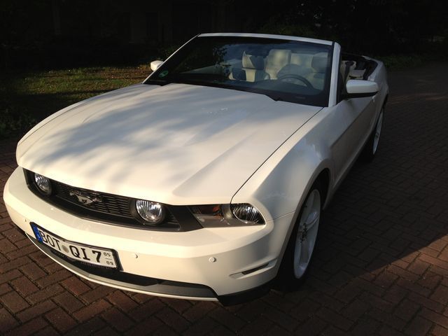 Gebraucht Ford Mustang 213 PS (156 kW) 2011 Weiß Cabrio