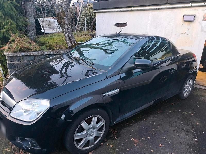 Gebraucht Opel Tigra 90 PS (66 kW) 2008 Schwarz Cabrio