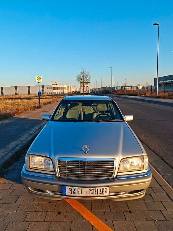 Silber Gebraucht 1998 Mercedes C200 Elegance Limousine | 3.500 € (Fairer Preis) - Bild 1/4
