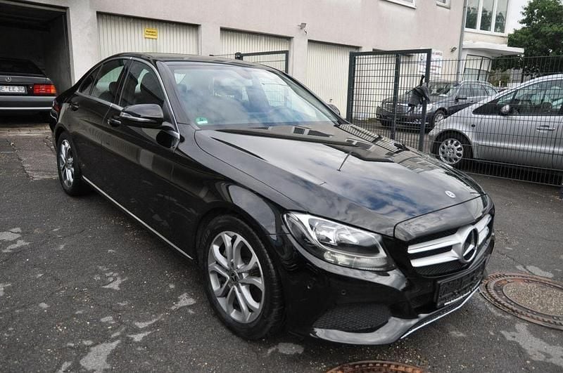 Schwarz Gebraucht 2018 Mercedes C220 Avantgarde Limousine | 21.850 € (Fairer Preis) - Bild 1/4