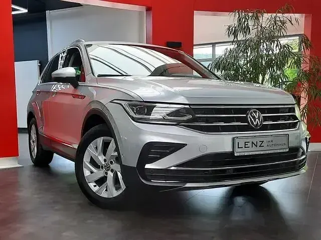 Gebraucht VW Tiguan Elegance 150 PS (110 kW) 2023 Reflexsilber (metallic) SUV