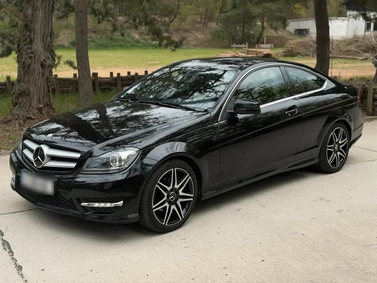 Gebraucht Mercedes C250 204 PS (150 kW) 2013 Schwarz Coupé