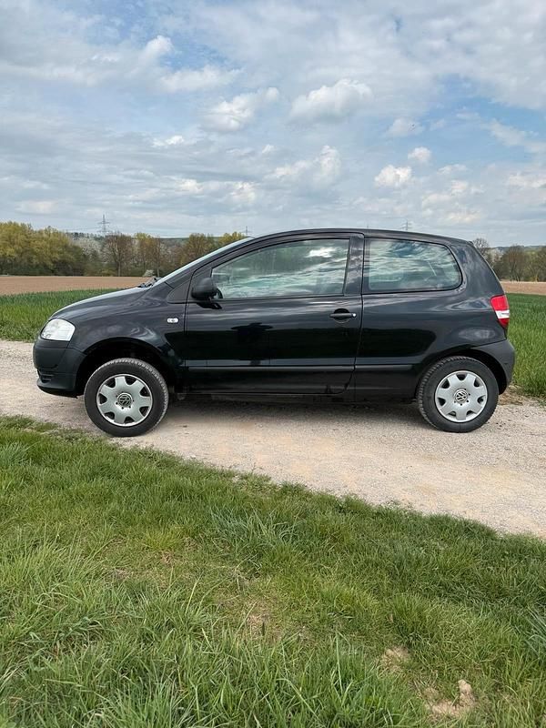 Second-hand VW Fox 54 CP (39 kW) 2007 Negru Hatchback