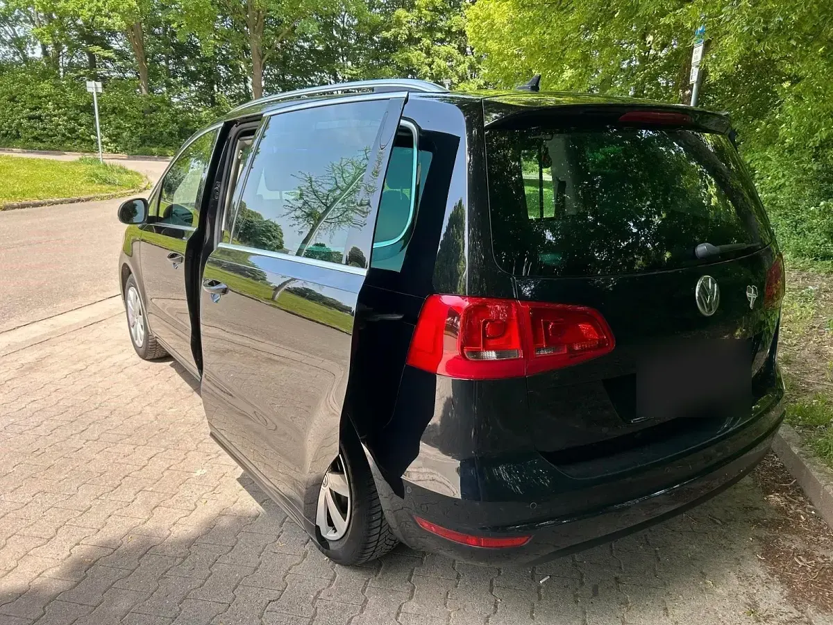 Gebraucht VW Sharan Life 184 PS (135 kW) 2014 Schwarz Van / Kleinbus