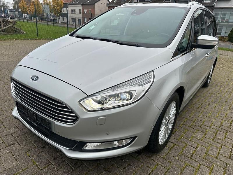 Silber Gebraucht 2018 Ford Galaxy Titanium Van / Kleinbus | 17.999 € (Guter Preis) - Bild 1/4