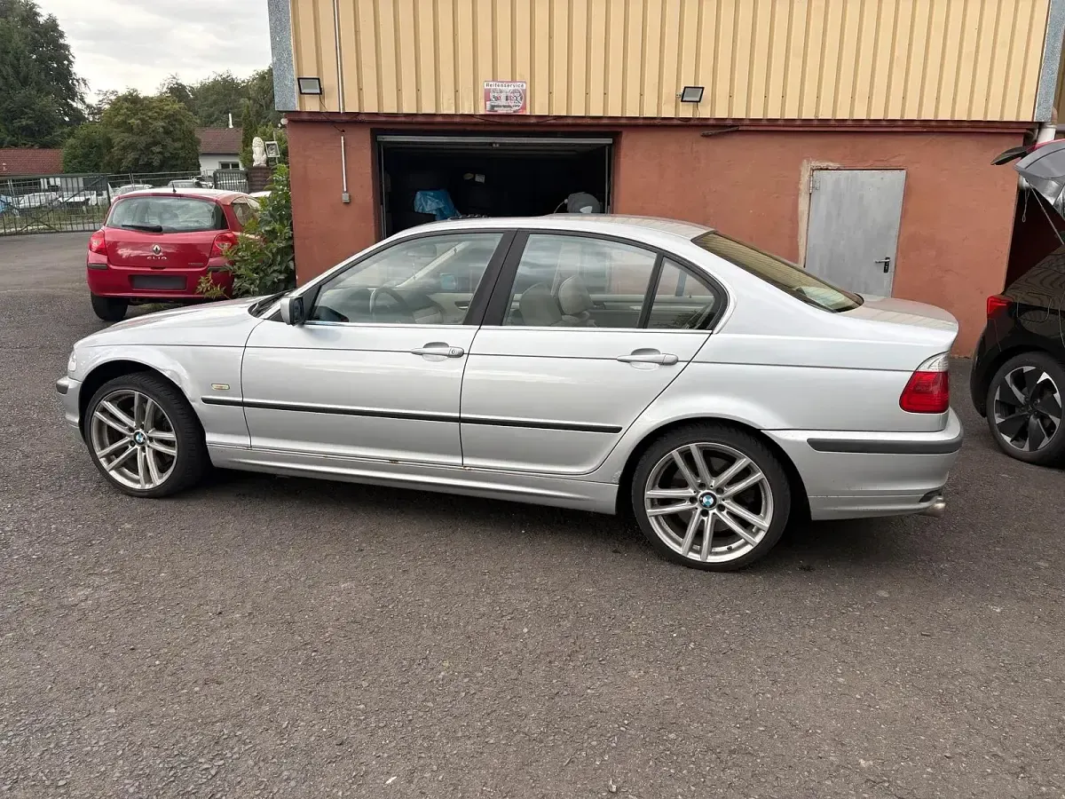 Gebraucht BMW 330 231 PS (169 kW) 2001 Silber Limousine