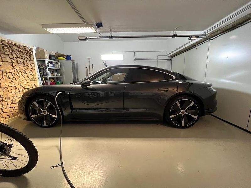 Gebraucht Porsche Taycan Turbo S Sport 559 kW (761 PS) 2020 Grau Limousine