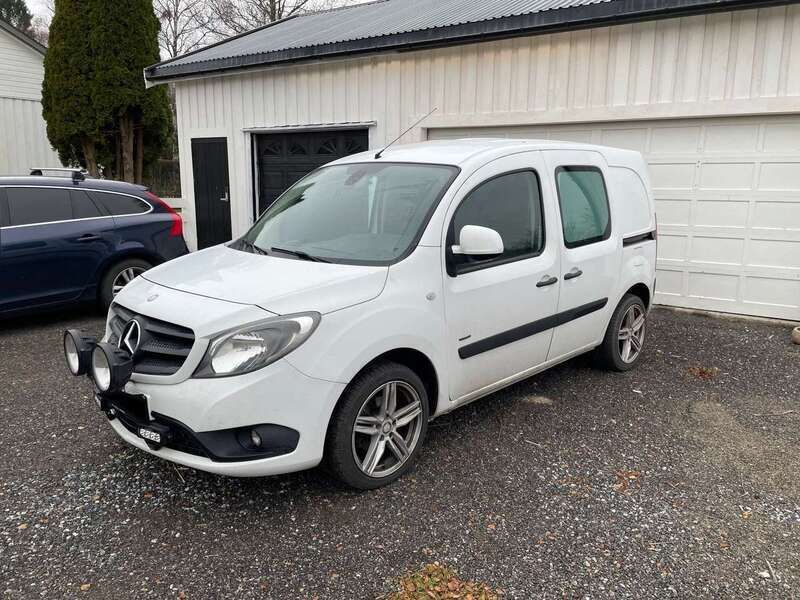 Silber Gebraucht 2016 Mercedes Citan 109 Van | 7.990 € (Guter Preis) - Bild 1/4