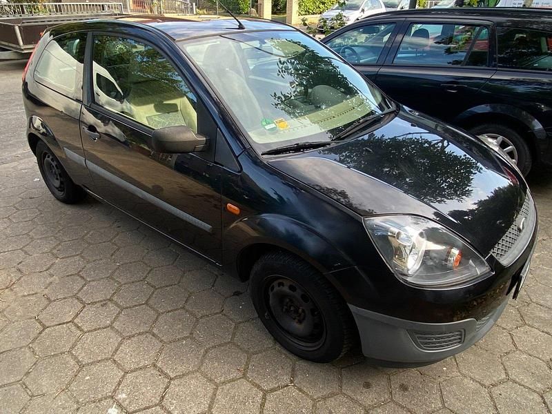 Schwarz Gebraucht 2005 Ford Fiesta Kleinwagen | 700 € (Guter Preis) - Bild 1/4