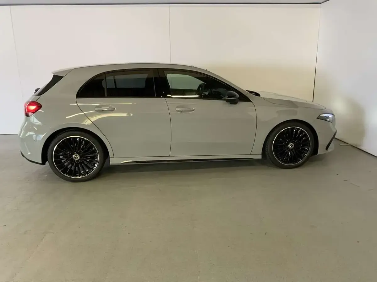 Gebraucht Mercedes A200 AMG 163 PS (119 kW) 2025 Manufaktur lack manufaktur alpingrau uni Limousine