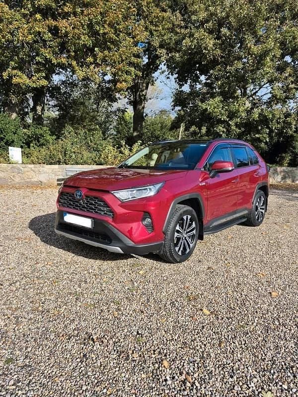 Rot Gebraucht 2019 Toyota RAV4 Hybrid Lounge SUV | 28.950 € (Superpreis) - Bild 1/4