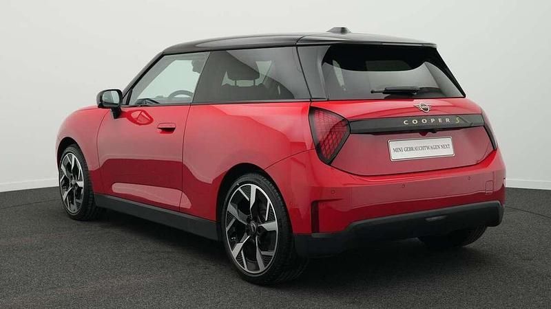 Gebraucht Mini Cooper SE Classic 160 kW (218 PS) 2024 Rot Kleinwagen
