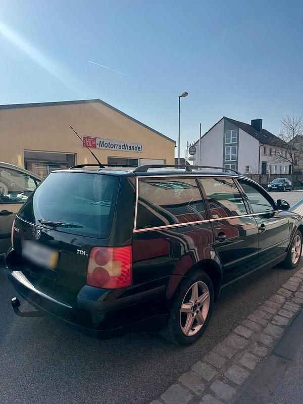Gebraucht VW Passat 101 PS (74 kW) 2005 Schwarz Kombi