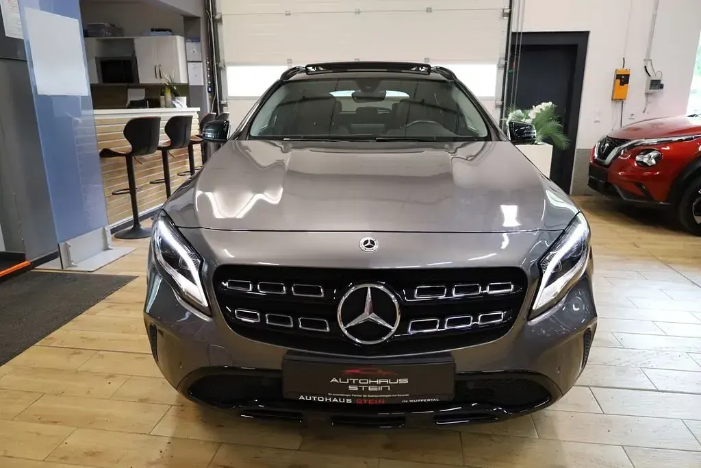 Gebraucht Mercedes GLA180 Night 122 PS (89 kW) 2019 Mountaingrau SUV