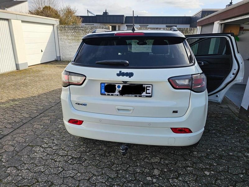 Gebraucht Jeep Compass 179 PS (131 kW) 2022 Weiß SUV