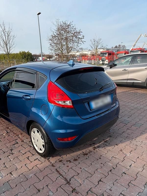 Gebraucht Ford Fiesta 60 PS (44 kW) 2009 Blau Kleinwagen