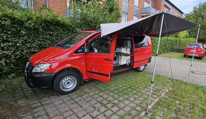 Rot Gebraucht 2013 Mercedes Vito Van | 8.790 € (Fairer Preis) - Bild 1/4