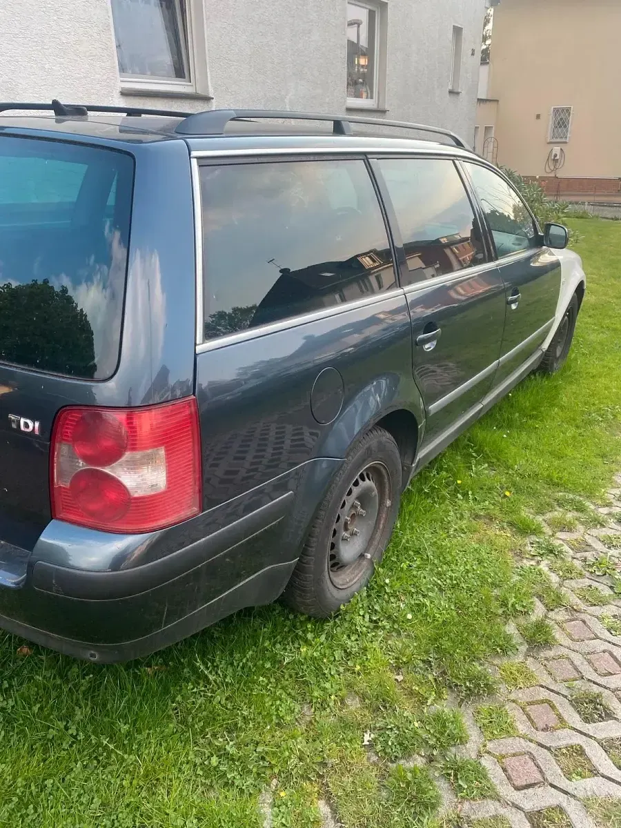 Gebraucht VW Passat 131 PS (96 kW) 2003 Schwarz Kombi