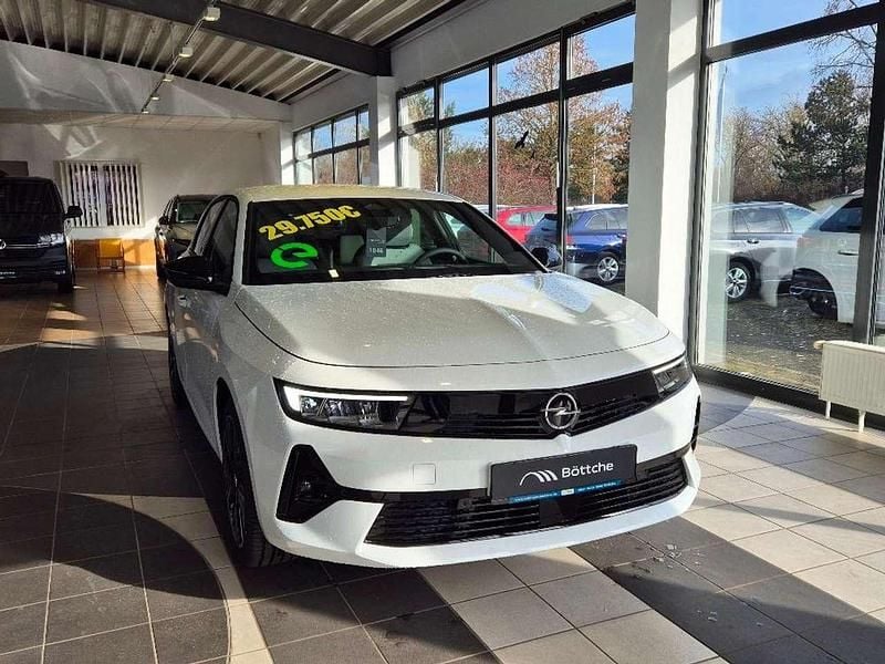 Neu Opel Astra 114 kW (156 PS) 2026 Lack weiss banquise/typ aussen Limousine