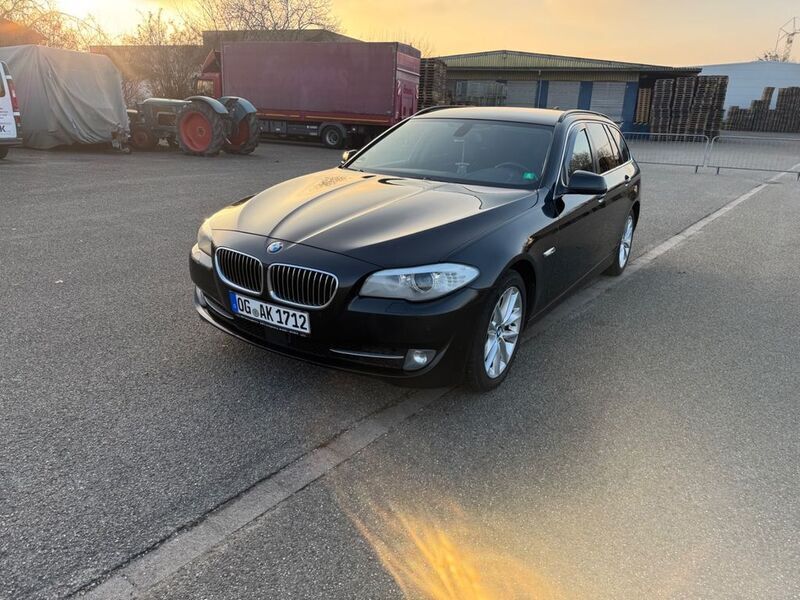 Schwarz Gebraucht 2011 BMW 530 Kombi | 6.500 € (Superpreis) - Bild 1/4