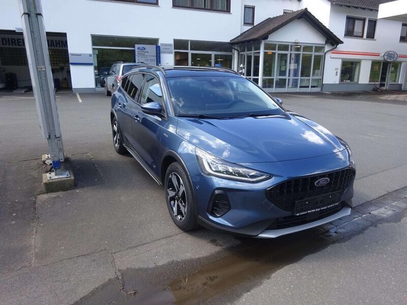 Gebraucht Ford Focus Active X 125 PS (91 kW) 2023 Blau Limousine
