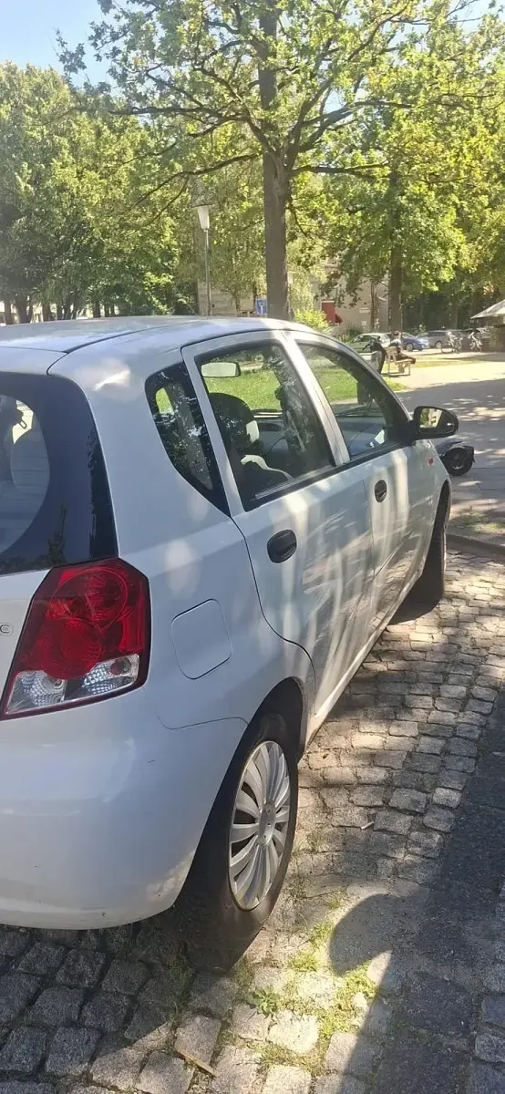 Gebraucht Chevrolet Kalos 73 PS (53 kW) 2003 Weiß Kleinwagen
