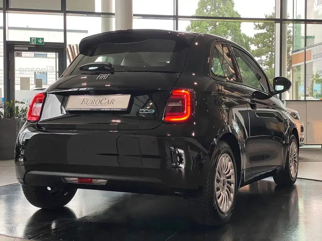 Gebraucht Fiat 500e Red 69 kW (95 PS) 2025 Schwarz Kleinwagen