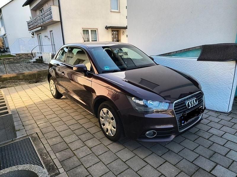Gebraucht Audi A1 Ambition 86 PS (63 kW) 2011 Violet Kleinwagen