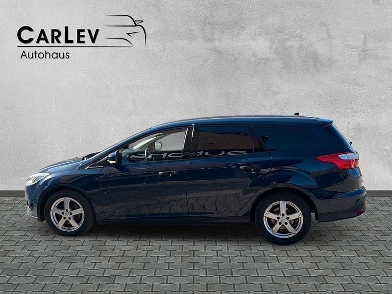 Gebraucht Ford Focus Ambiente 101 PS (74 kW) 2014 Blau Kombi