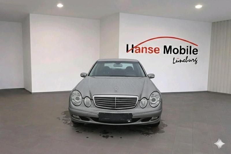 Gebraucht Mercedes E200 163 PS (119 kW) 2005 Andere farben Limousine