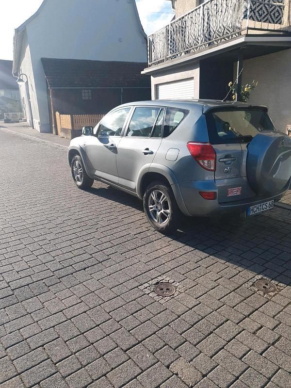 Beige Gebraucht 2008 Toyota RAV4 Executive SUV | 6.900 € (Fairer Preis) - Bild 1/4