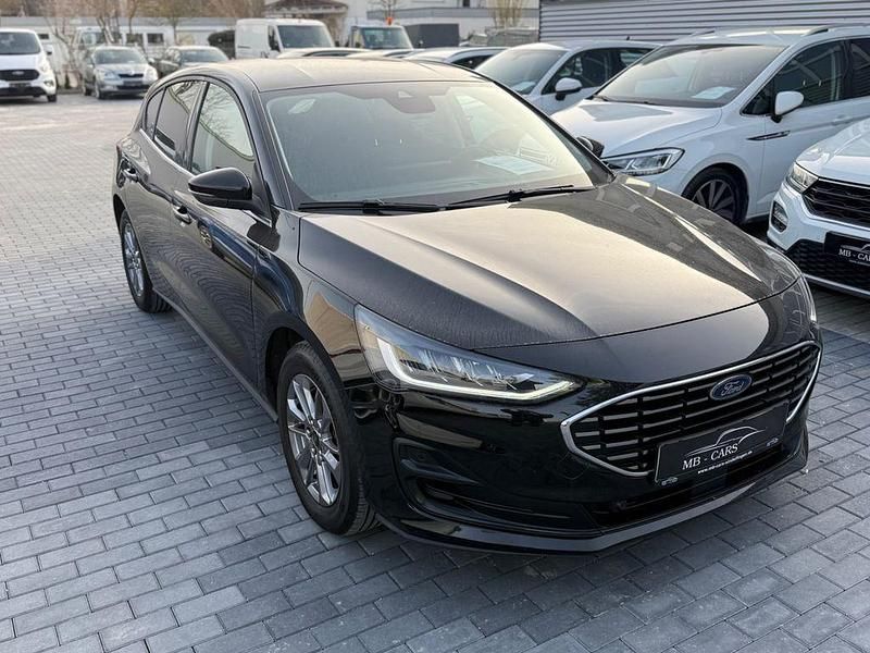 Gebraucht Ford Focus Titanium 125 PS (91 kW) 2022 Schwarz Limousine