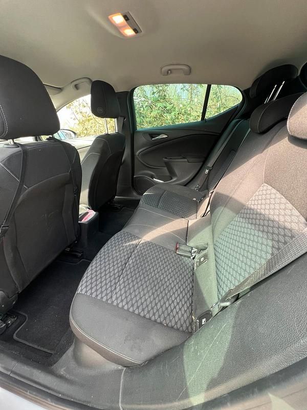 Gebraucht Opel Astra Edition 125 PS (91 kW) 2019 Silber Limousine