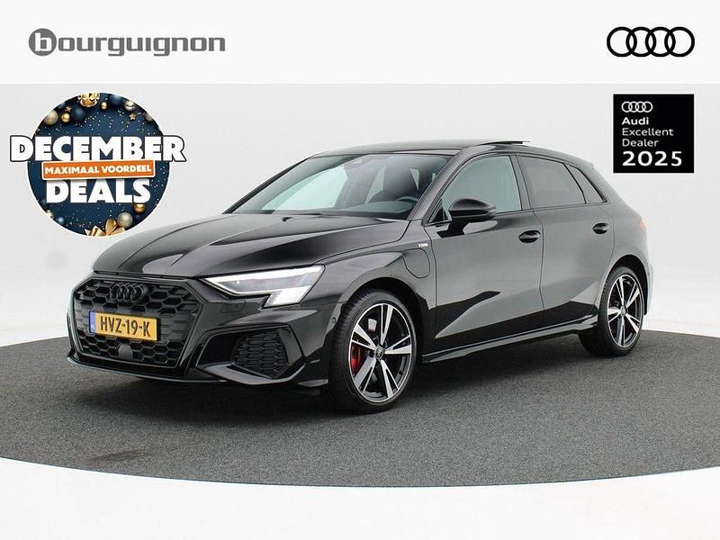 Schwarz Gebraucht 2022 Audi A3 Competition Limousine | 37.900 € - Bild 1/4