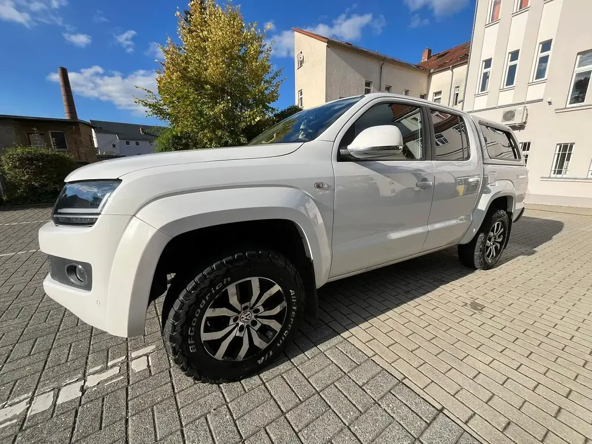 Używany VW Amarok 180 KM (132 kW) 2015 Biały Pickup