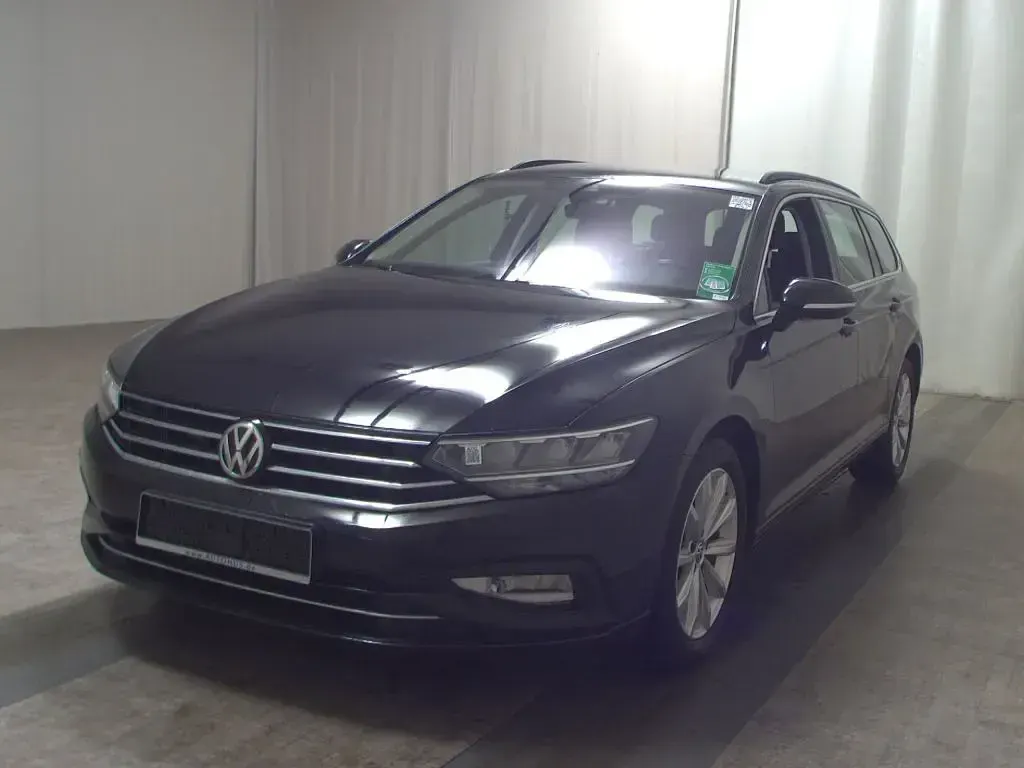 Gebraucht VW Passat Business 150 PS (110 kW) 2020 Deep black perleffekt Limousine