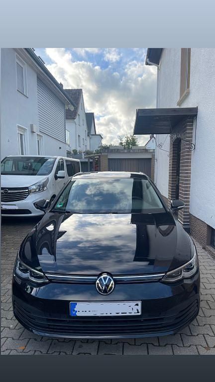 Schwarz Gebraucht 2020 VW Golf VII Life Limousine | 21.900 € (Etwas zu teuer) - Bild 1/4
