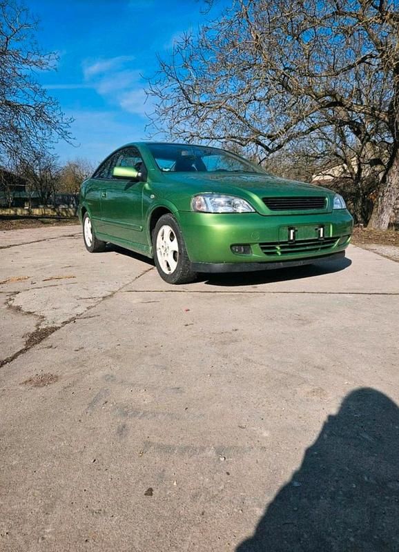 Grün Gebraucht 2000 Opel Astra Coupé | 1.000 € (Fairer Preis) - Bild 1/2