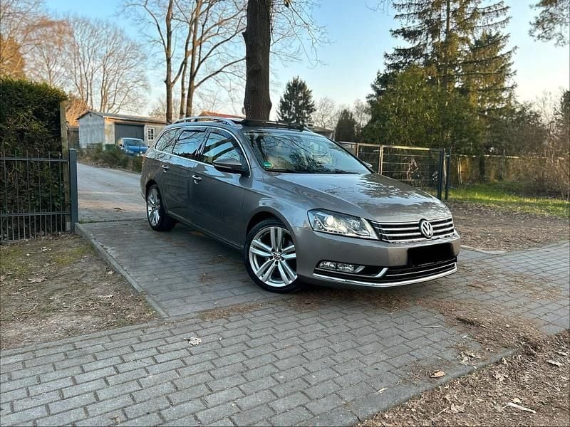Gebraucht VW Passat Exclusive 170 PS (125 kW) 2012 Gold Kombi