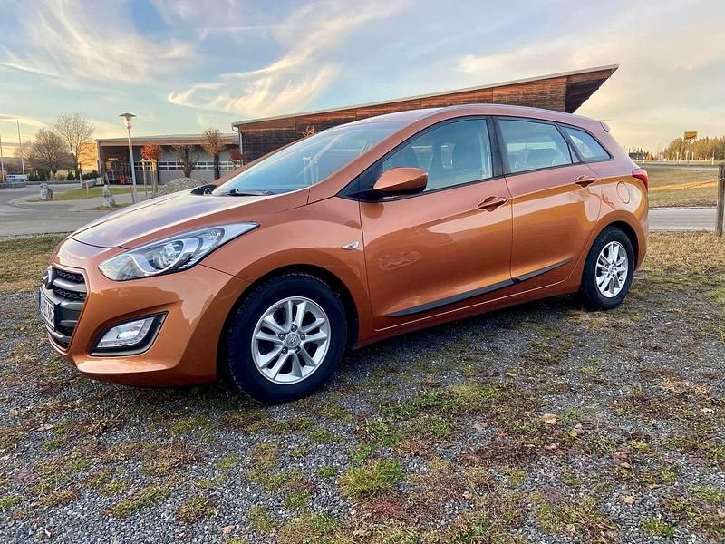 Orange caramel / met Gebraucht 2017 Hyundai i30 Kombi | 7.990 € (Guter Preis) - Bild 1/4