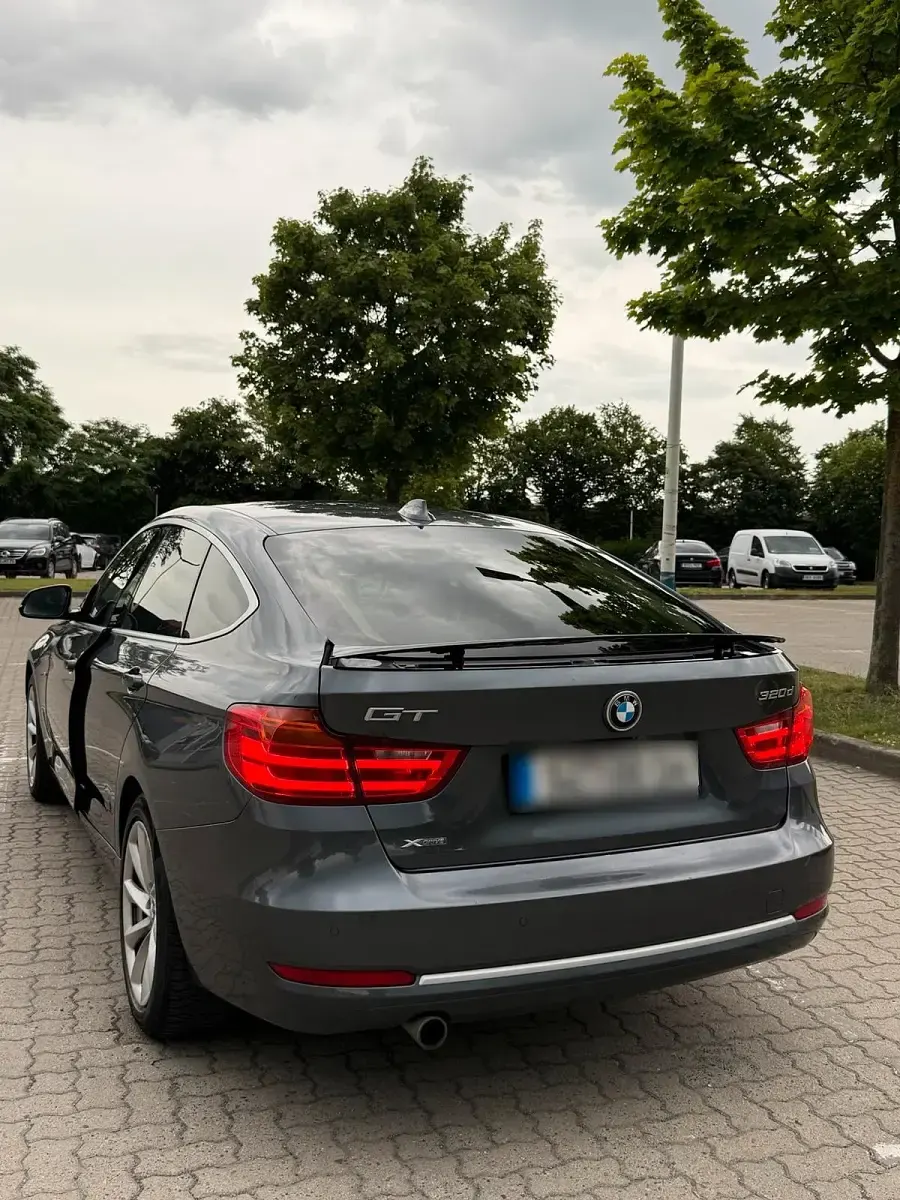 Gebraucht BMW 320 184 PS (135 kW) 2014 Grau Limousine