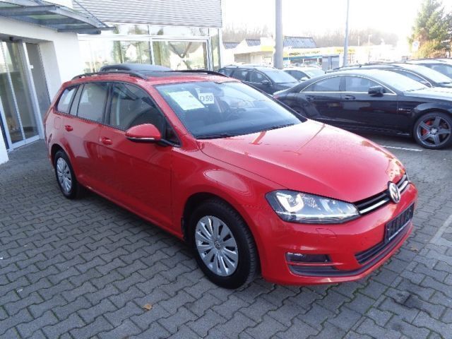 Gebraucht VW Golf VII 105 PS (77 kW) 2014 Rot Kombi