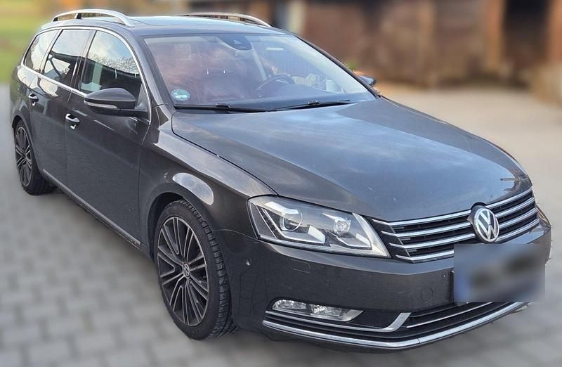 Braun Gebraucht 2013 VW Passat Highline Kombi | 6.500 € (Superpreis) - Bild 1/4