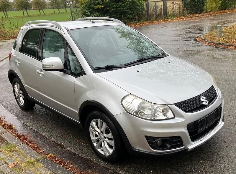 Gebraucht Suzuki SX4 Comfort 120 PS (88 kW) 2013 Silber Limousine