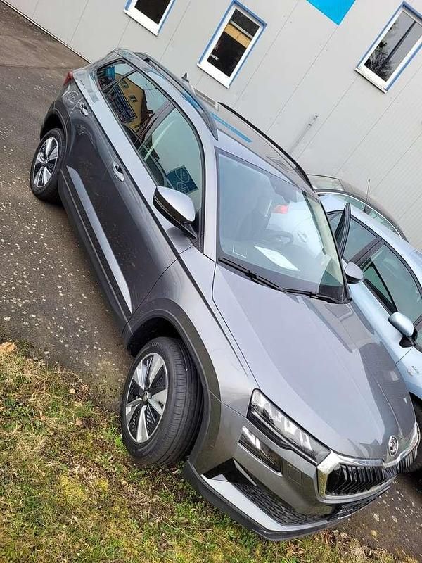 Graphite grau metallic Neu 2025 Skoda Karoq Style SUV | 31.900 € (Fairer Preis) - Bild 1/4