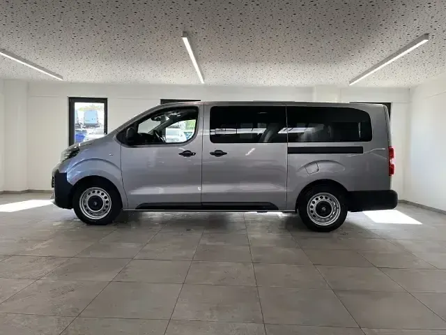 Neu Opel Vivaro-e Combi 179 PS (131 kW) 2026 Grau Van / Kleinbus