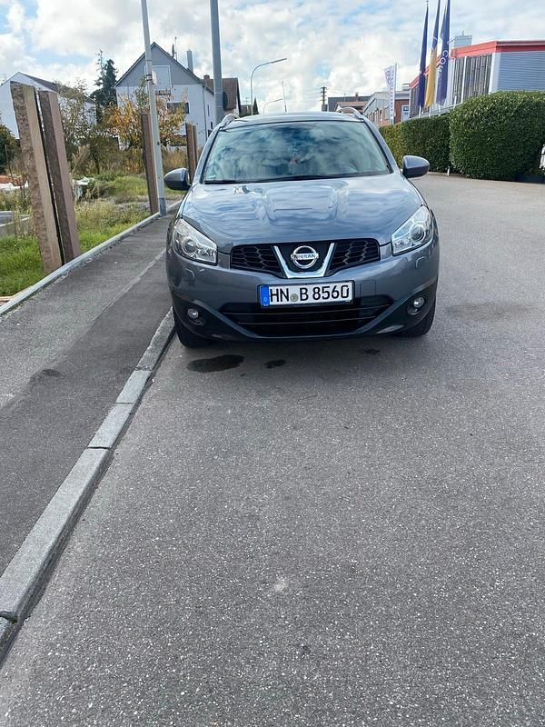 Grau Gebraucht 2010 Nissan Qashqai SUV | 5.990 € (Fairer Preis) - Bild 1/4