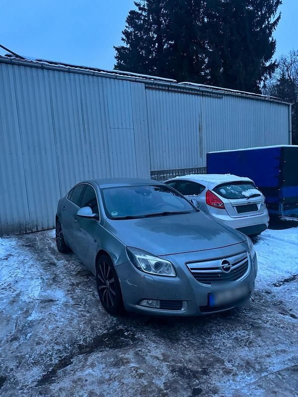 Gebraucht Opel Insignia 195 PS (143 kW) 2011 Silber Limousine