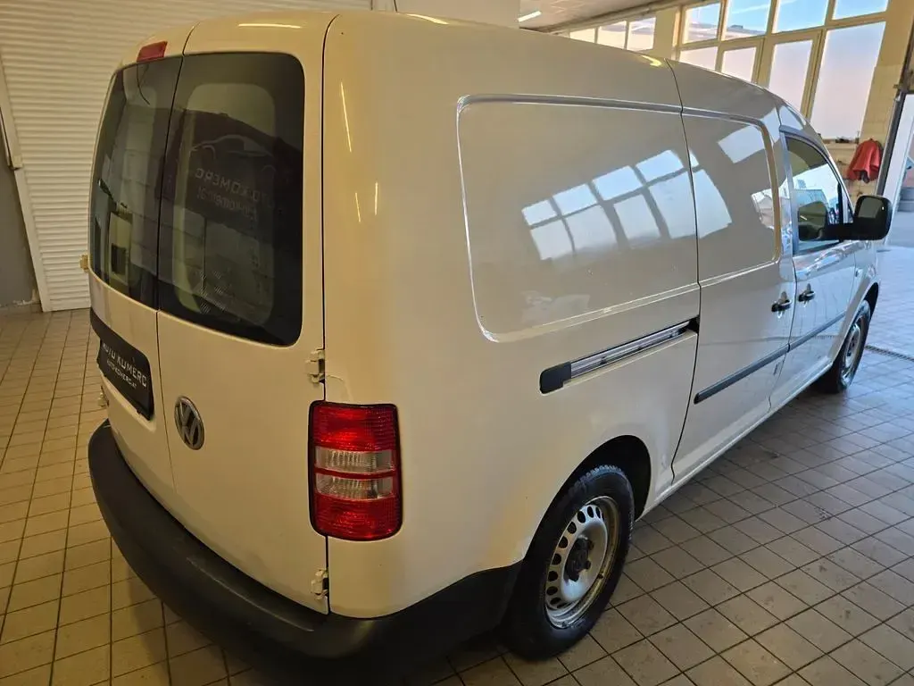 Usado VW Caddy 102 HP (75 kW) 2014 Branco Monovolume